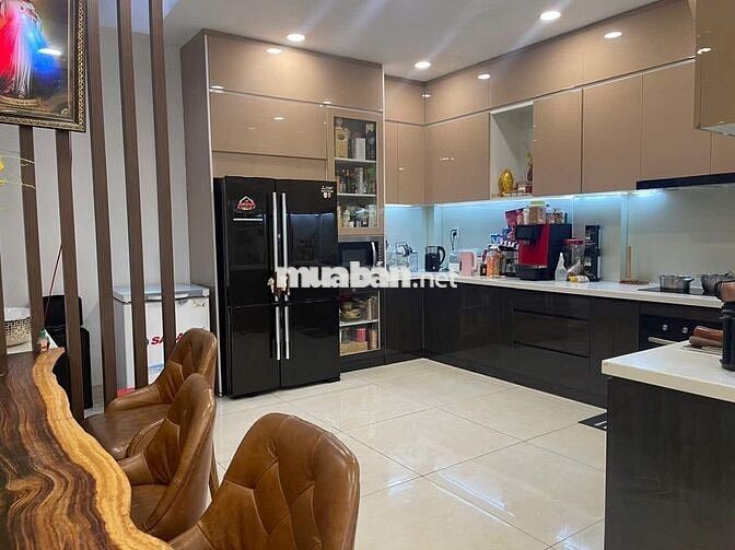 BÁN NHANH căn nhà BÌNH THỚI.Q11.Giá hạ còn 3TỶ 550. đang cho thuê 17tr