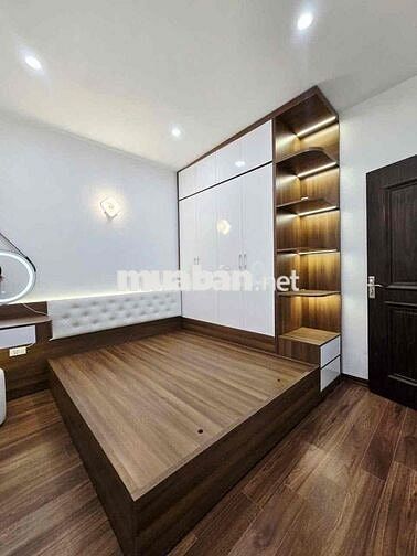 Tập thể phố Chùa Láng, đống Đa. 2n 2vs. Giá 3.98 tỷ Tập thể phố Chùa Láng, đống Đa. 2n 2vs. Giá 3.98 tỷ