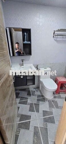 Nhà mới đẹp ở liền 4x9. 1 trệt 2 lầu sân thượng