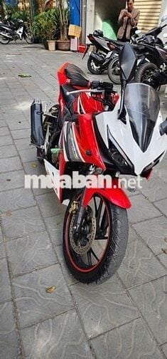 Xe côn tay CBR 150 năm 2019 màu đỏ trắng