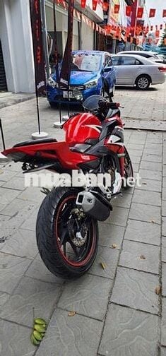 Xe côn tay CBR 150 năm 2019 màu đỏ trắng