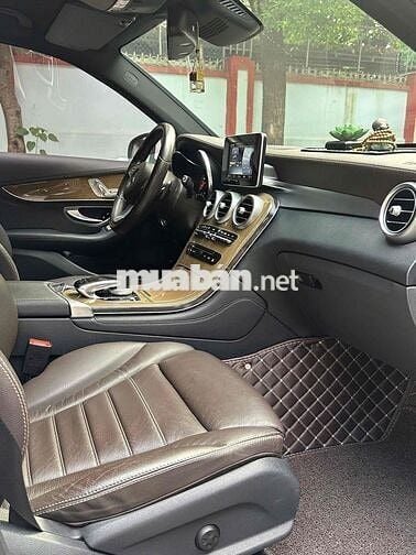 Mercedes Benz GLC250 4Matic sx 2016 màu trắng