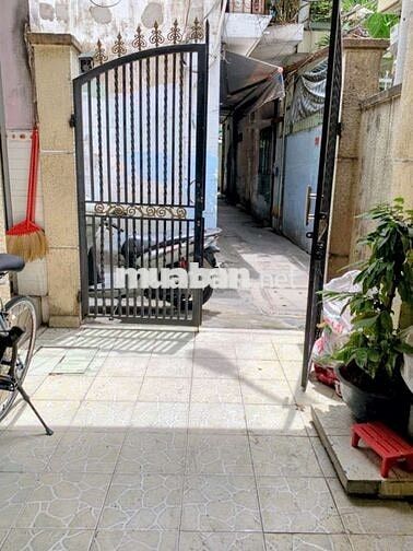 Cách MT 1 Căn, Xe Hơi Ngang Nhà, Gần Coop Mart Quanh Trung