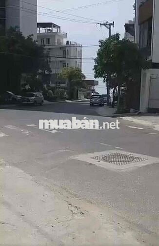 Nhà 2 mặt tiền đường Dương Hiến Quyền 165,9m