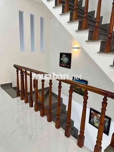 nhà 2 lầu nở hậu 5,5x 15 hẻm 6 m 1/ nguyễn thi đăng. TTH Q12