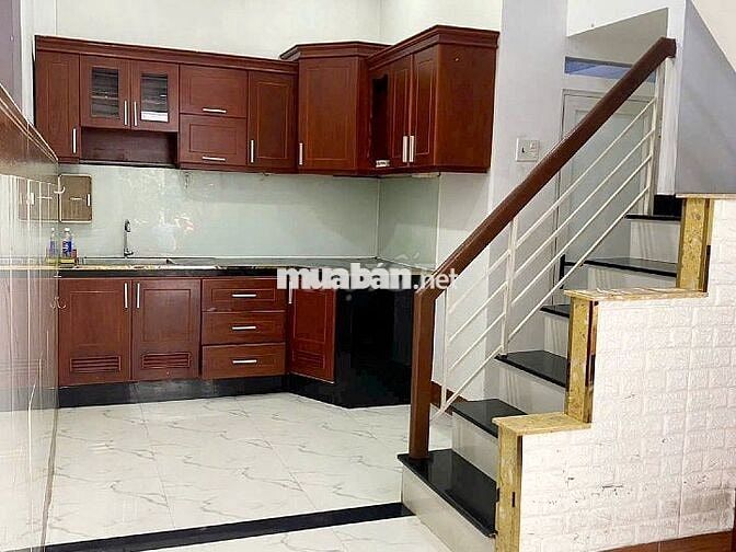 Cho thuê nhà 1 lầu 3 phòng ngủ hẻm xe hơi Phú Định