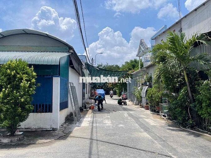 Bán Gấp đất 5,3x18m, Shr, Vị Trí Đẹp đg nhựa 7m gần chơn XTT