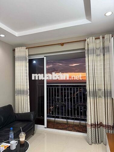 Cho thuê căn hộ 2 PN –View hoàng hôn 80m2, Lê Văn Lương