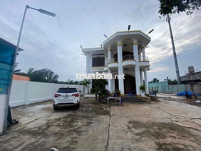 biệt thự 3 mặt tiền quốc lộ 1A dt 3214m2  xã mới Xuân Hoà