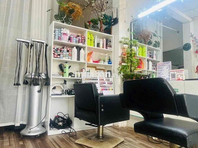 Cần sang tiệm tóc nhỏ, khách ổn định, ngay chợ