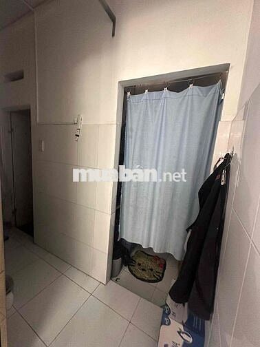 Sang mặt bằng không đầu tháng vào ở luôn ạ.