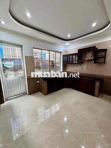 Cho thuê nhà mặt tiền đường Chợ Lớn P11 Q6