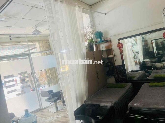 Cần sang tiệm tóc nhỏ, khách ổn định, ngay chợ