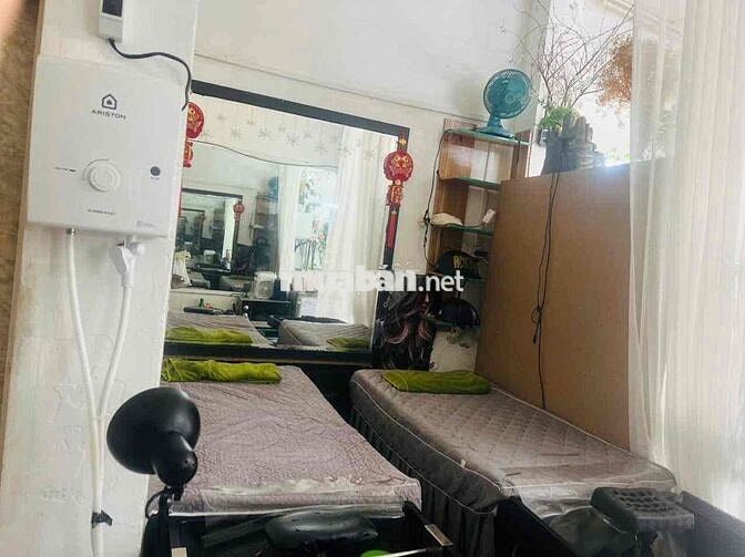 Cần sang tiệm tóc nhỏ, khách ổn định, ngay chợ