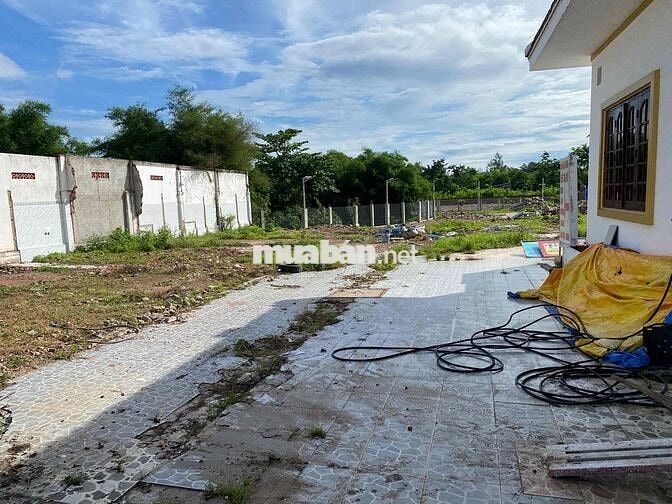 biệt thự 3 mặt tiền quốc lộ 1A dt 3214m2  xã mới Xuân Hoà