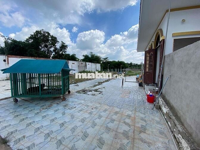 biệt thự 3 mặt tiền quốc lộ 1A dt 3214m2  xã mới Xuân Hoà