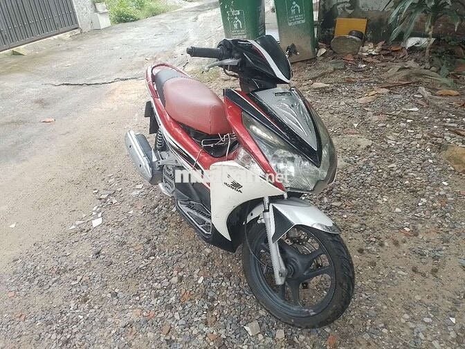 Xe máy Honda Air Blade màu Đỏ, Trắng, Đen