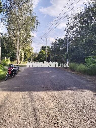 Cách Trường Cấp 3 Đồng Tiến đúng 300m. Hàng VIP để ở - kinh doanh