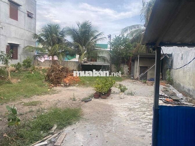 Cần bán đất ở ngã tư quốc lộ 1A giáp đường phan đăng lưu