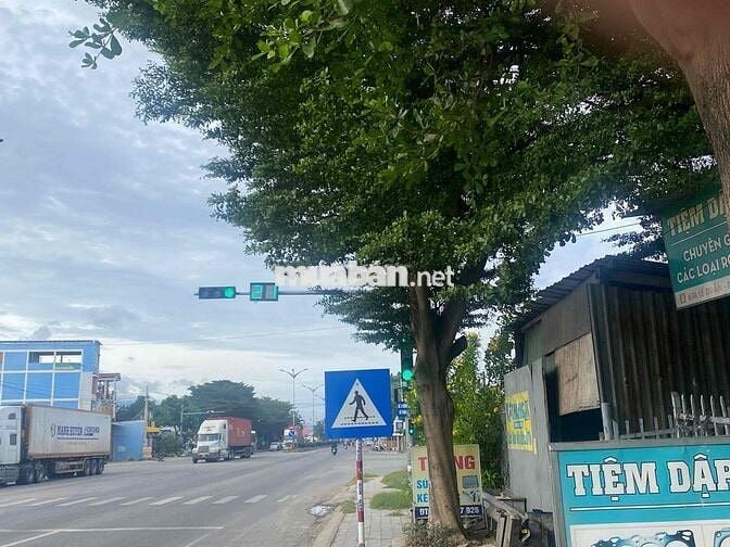 Cần bán đất ở ngã tư quốc lộ 1A giáp đường phan đăng lưu