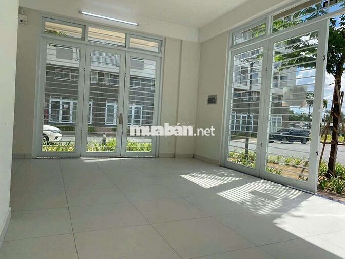 CHO THUÊ CĂN HỘ thương mại tầng trệt chung cư NL 2 -
gốc 2 mặt tiền