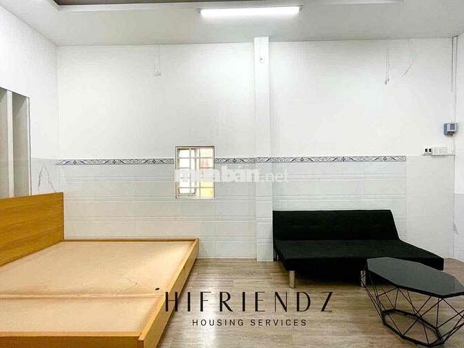 CHDV 1 PN LỚN - TÁCH BẾP - FREE XE - NẰM GẦN NGÃ TƯ BỐN XÃ