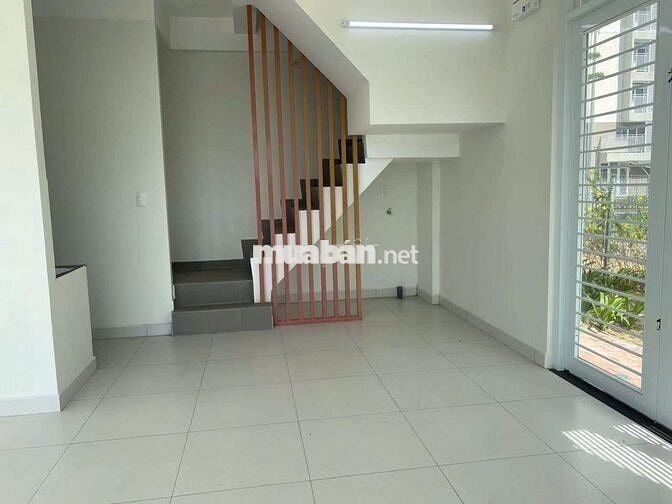 CHO THUÊ CĂN HỘ thương mại tầng trệt chung cư NL 2 -
gốc 2 mặt tiền