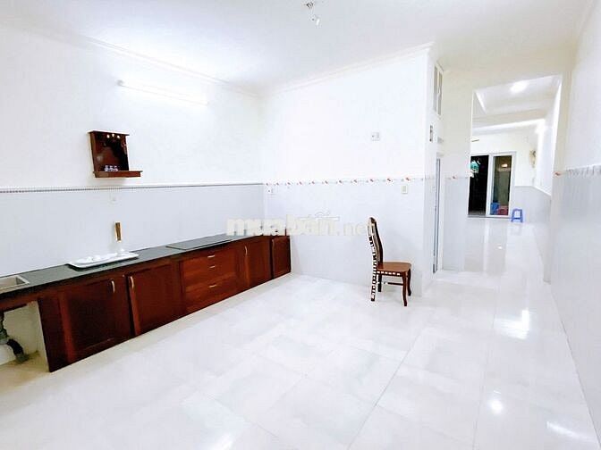 Nhà Mới Đẹp - Mặt Tiền Hiền Vương, Quận Tân Phú. DT: 4,5x20met, 3 Tấm