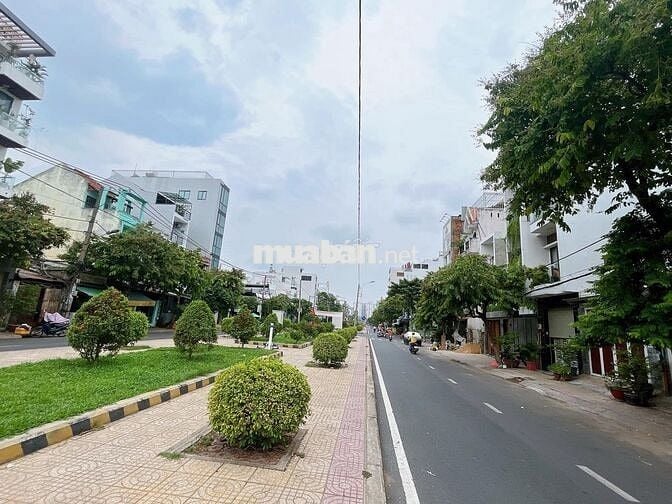 Nhà Mới Đẹp - Mặt Tiền Hiền Vương, Quận Tân Phú. DT: 4,5x20met, 3 Tấm