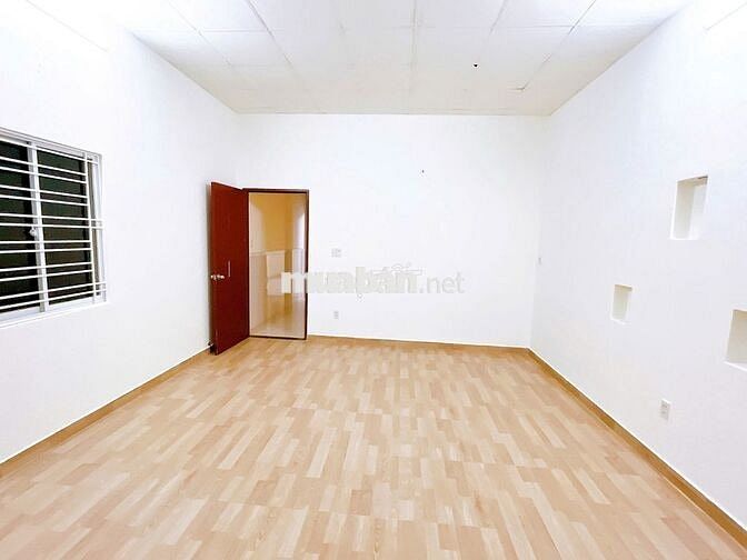 Nhà Mới Đẹp - Mặt Tiền Hiền Vương, Quận Tân Phú. DT: 4,5x20met, 3 Tấm