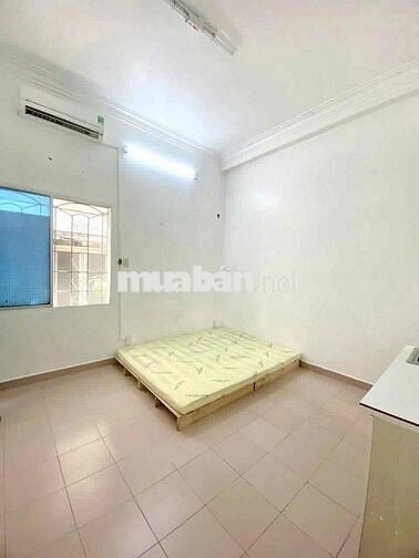 Studio cửa sổ trời - Ngay Cộng Hoà gần Hoàng Hoa Thám