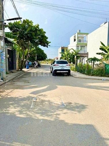 BÁN GẤP LÔ ĐẤT NỀN KDC CẦU TRÀM 282M2 GIÁ 1 TỶ 300 - SỔ HỒNG RIÊNG