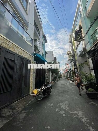 Nhà mới 4x15. 1 trệt 2 lầu sân thượng