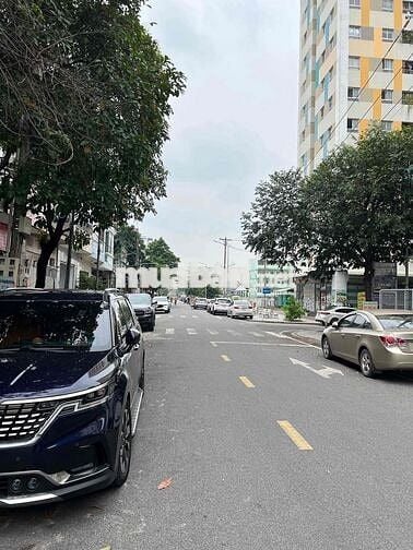 Nhà 1trêt 2 lầu mặt tiền kinh doanh visip1