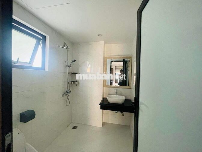 Bán nhà Phố Lạc Long Quân, 8 tầng thang máy, 130m2 Oto dừng đỗ,51.5 tỷ