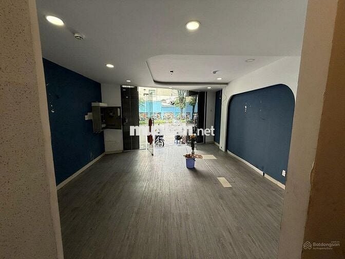 CHO THUÊ NHÀ MẶT TIỀN 580 SƯ VẠN HẠNH, Q.10, CÓ THANG MÁY, GIÁ CỰC TỐT