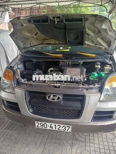 Hyundai Bán tải 5 chỗ số sàn màu bạc