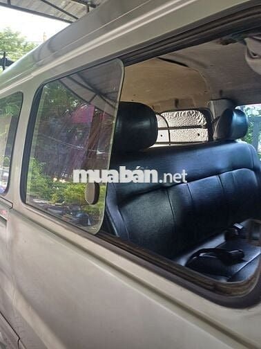 Hyundai Bán tải 5 chỗ số sàn màu bạc