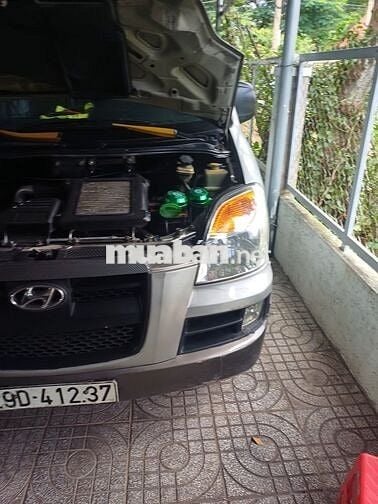 Hyundai Bán tải 5 chỗ số sàn màu bạc