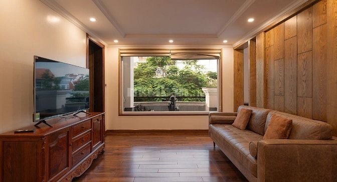 CHO THUÊ VILLA VIEW SÔNG SIÊU ĐẸP 7 PN, SÂN VƯỜN HỒ BƠI, KARAOKE QUẬN 