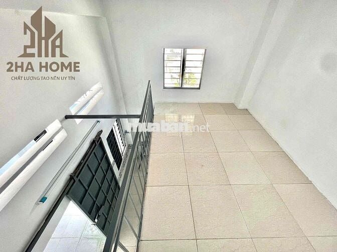 Phòng mới rộng rãi gần cầu Tham Lương ở ngay