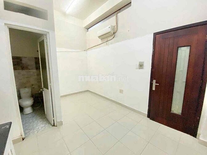 Phòng mới rộng rãi gần cầu Tham Lương ở ngay