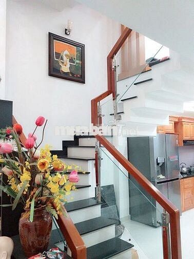 Bán nhà đường Phạm Văn Bạch, Tân Bình – 3 tầng, SHR, giá 6.95 tỷ