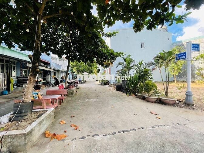 Lô góc Nguyễn Chu Sĩ và Hàm Trung 7, gần đường Mê Linh, Hồ Bàu Tràm