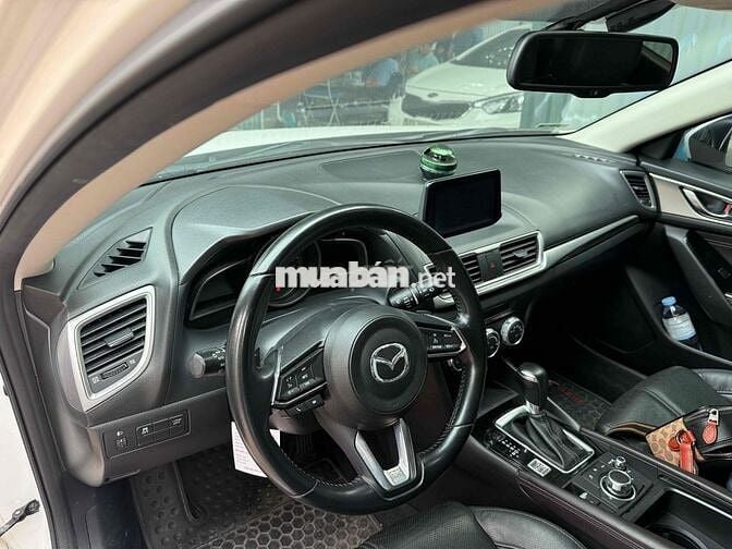 Mazda 3 2017 1.5 AT - 77000 km