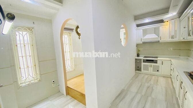 STUDIO TÁCH BẾP CỬA SỔ TRỜI FULL NỘI THẤT GẦN ĐH CÔNG NGHIỆP CƠ SỞ 3
