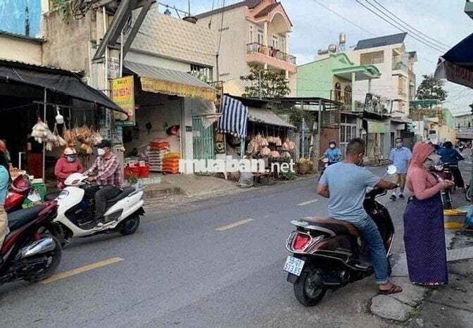 Nhà Mặt Tiền Ngay Chợ Bình Chánh Sổ Hồng Riêng