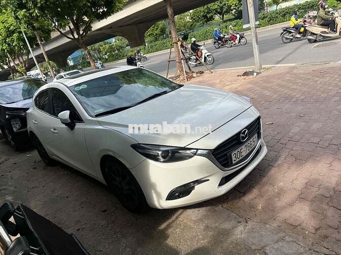 Mazda 3 2017 1.5 AT - 77000 km