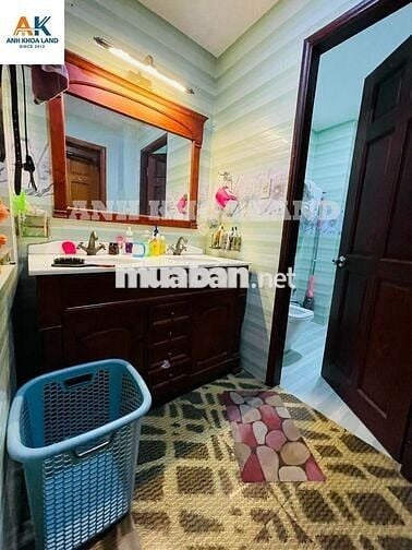 Hot!Đối Diện Vincom Thủ Đức-Nhà 4 Tầng-Full Nội Thất Gỗ-Vô Ở Được Ngay