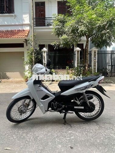Cần bán xe wave A 110 honda màu trắng biển 29